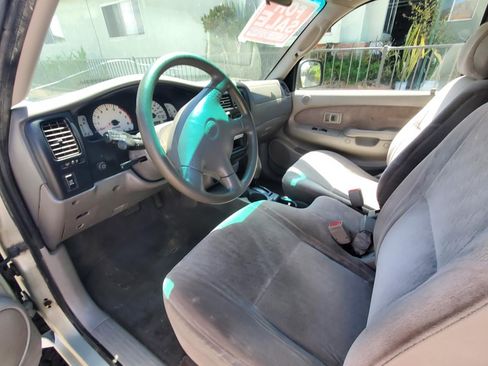 Used 2001 Toyota Tacoma PreRunner RWD image 5