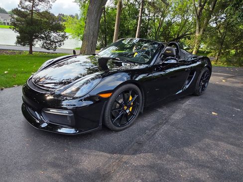 Used 2016 Porsche Boxster Spyder RWD image 17
