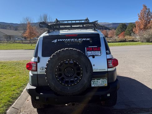 Used 2007 Toyota FJ Cruiser 4WD image 2