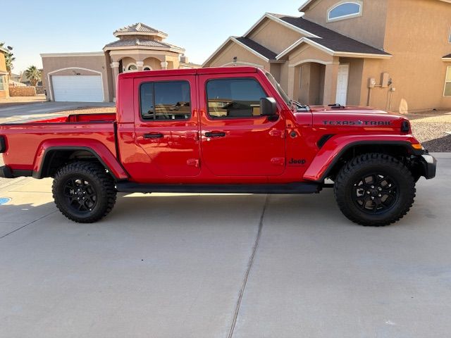Used 2025 Jeep Gladiator Sport AWD/4WD image 1
