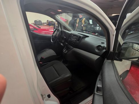 Used 2019 Nissan NV200 S w/ Cruise Control Package image 6