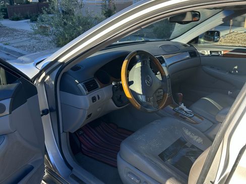 Used 2005 Lexus ES 330 330 Sedan 4D image 4