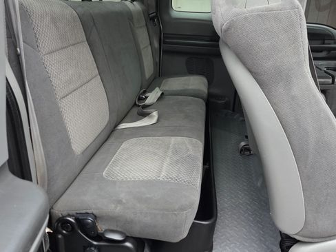Used 2003 Ford F250 XLT image 21