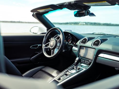 Used 2019 Porsche 718 Boxster image 5