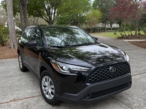 Used 2023 Toyota Corolla Cross L image 16