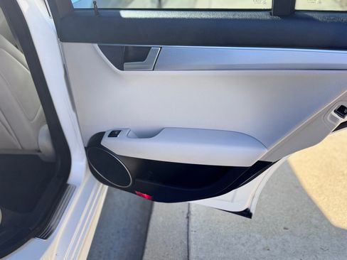 Used 2013 Mercedes-Benz C 250 Sedan image 15