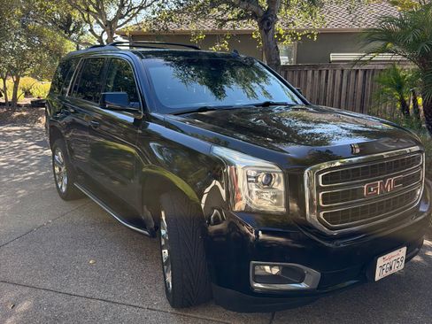 Used 2015 GMC Yukon SLT AWD/4WD image 1