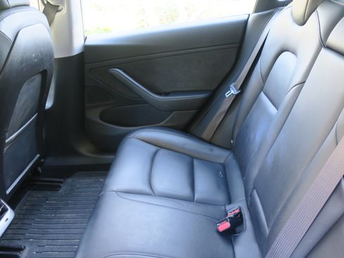 Used 2018 Tesla Model 3 Long Range image 24