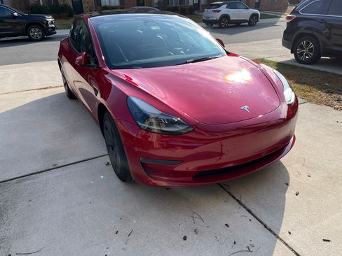 Used 2023 Tesla Model 3 Standard Range image 2