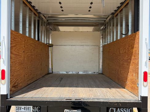 Used 2021 Chevrolet Express 3500 w/ Power Convenience Package RWD image 9