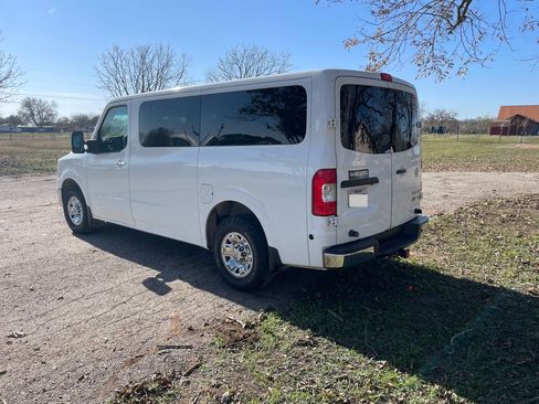 Used 2015 Nissan NV 3500 SL w/ Technology Package image 8