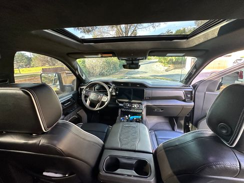 Used 2024 GMC Sierra 2500 AT4X w/ AT4X AEV Edition image 6