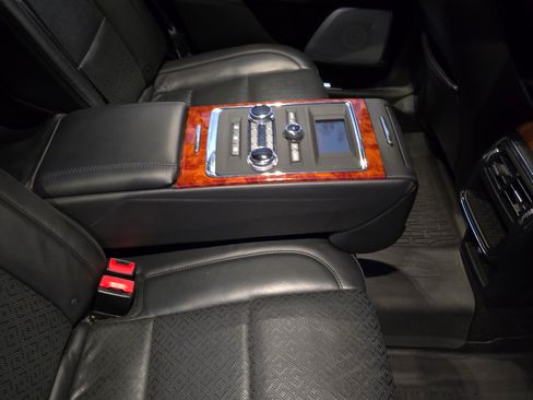 Used 2018 Lincoln Continental Black Label w/ Rear-seat Package image 10