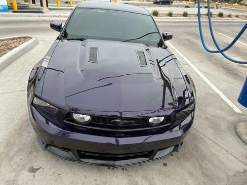 Used 2011 Ford Mustang GT Premium w/ Security Pkg RWD image 2
