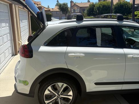 Used 2020 Kia Niro EX image 10