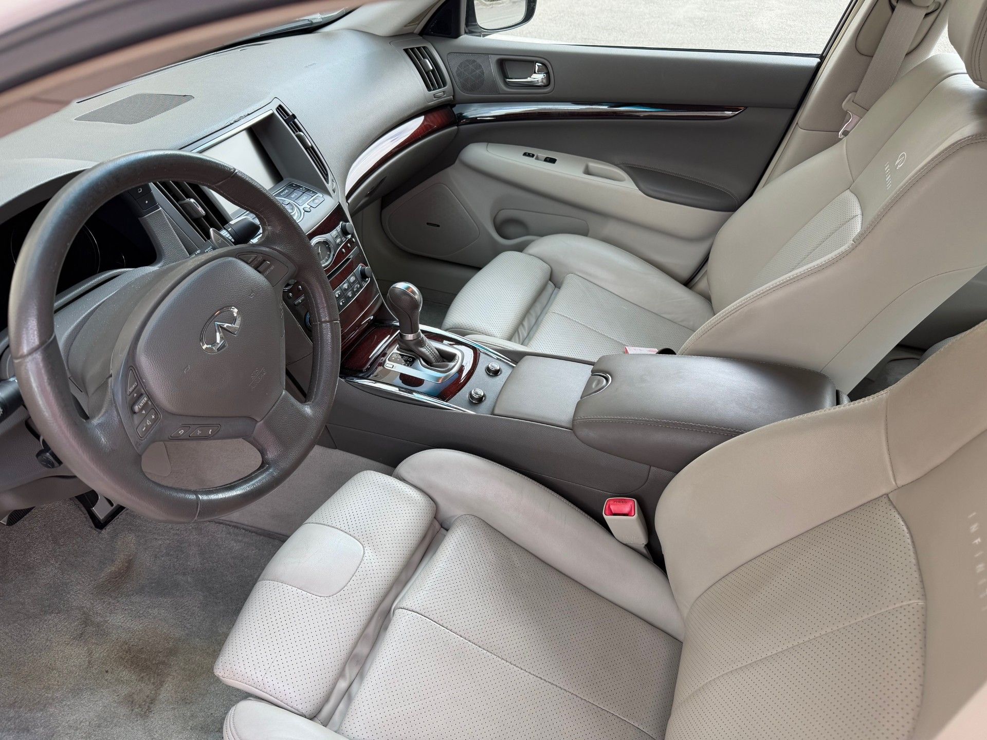 Used 2010 INFINITI G37 Journey w/ Premium Pkg RWD image 7