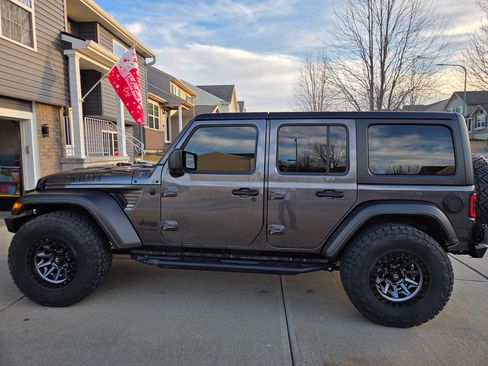 Used 2021 Jeep Wrangler Unlimited Sport image 1