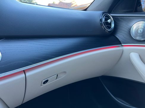 Used 2017 Mercedes-Benz E 300 4MATIC image 17