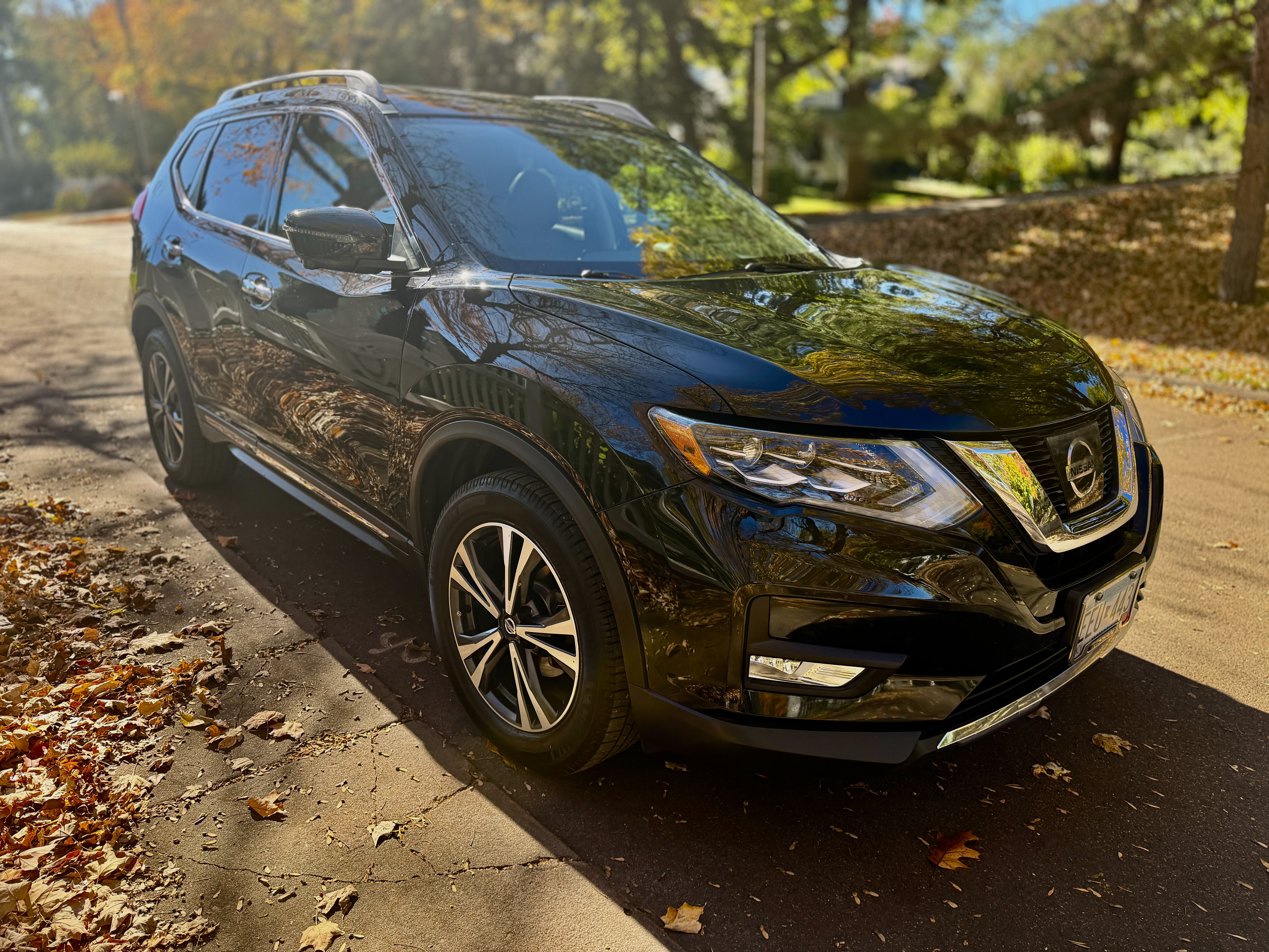 Used 2017 Nissan Rogue SL w/ SL Premium Package AWD/4WD image 12
