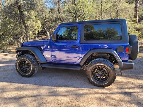 Used 2020 Jeep Wrangler Sport image 2