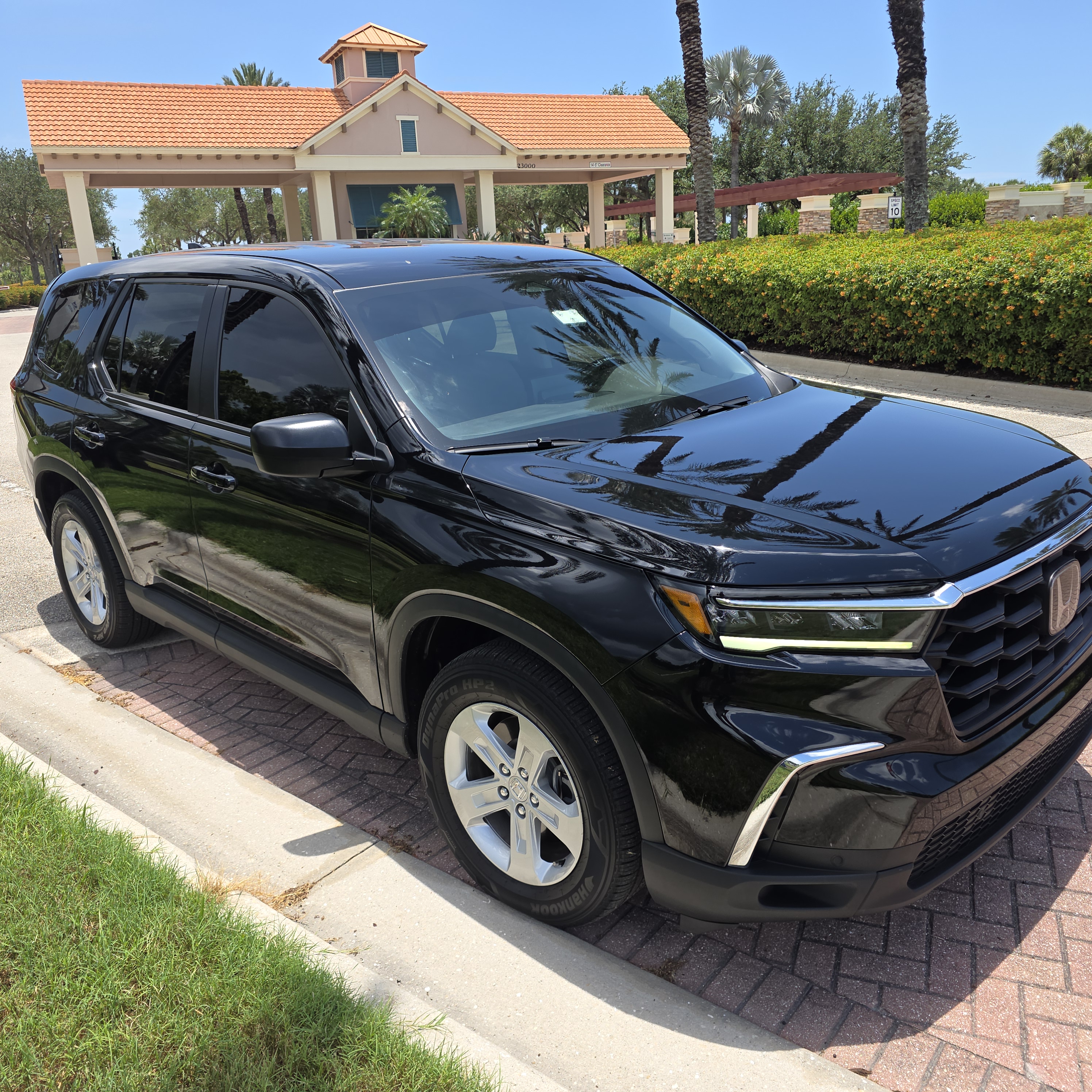 Used 2023 Honda Pilot LX image 8