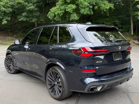 Used 2024 BMW X5 xDrive40i w/ M Sport Package AWD/4WD image 2
