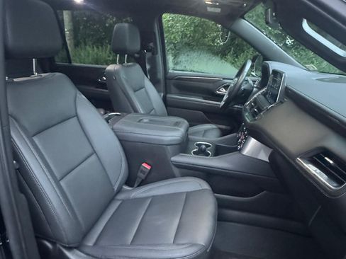 Used 2023 Chevrolet Suburban LT RWD image 9