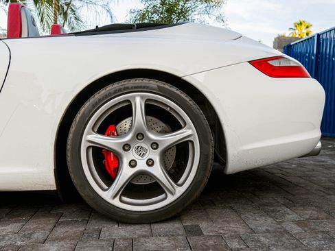 Used 2006 Porsche 911 Carrera S image 5