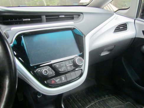 Used 2021 Chevrolet Bolt Premier w/ Infotainment Package image 9