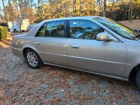 Used 2006 Cadillac DTS Performance image 8