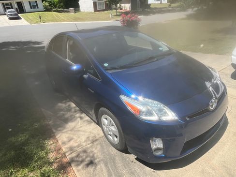 Used 2010 Toyota Prius Five image 2