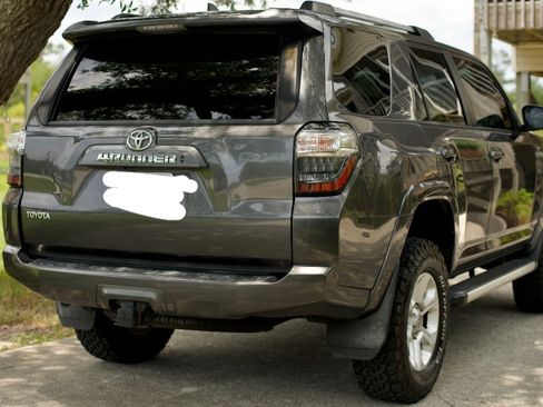 Used 2020 Toyota 4Runner SR5 Premium w/ Moonroof Package AWD/4WD image 11