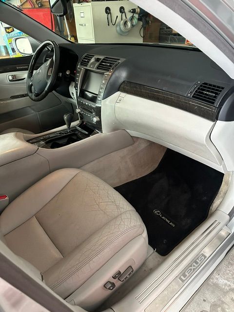 Used 2010 Lexus LS 460 RWD image 11