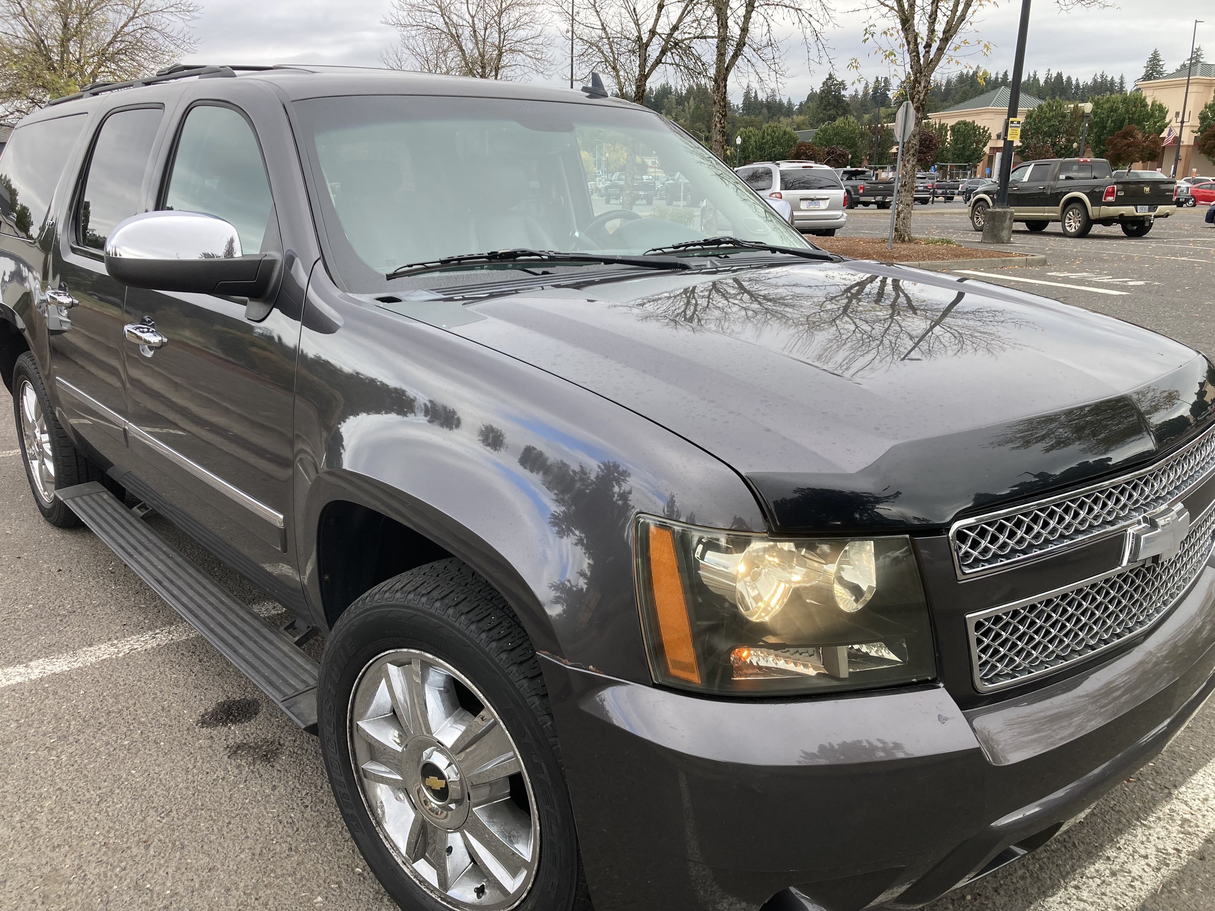 Used 2010 Chevrolet Suburban LTZ AWD/4WD image 9