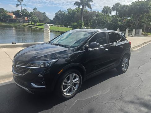 Used 2022 Buick Encore GX Preferred w/ Cold Weather Comfort Package image 1