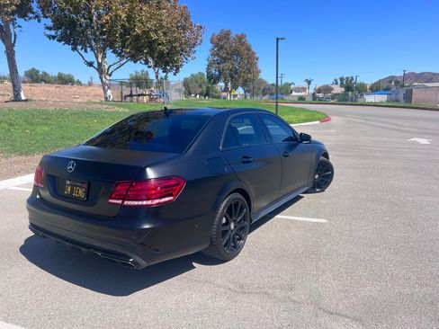 Used 2014 Mercedes-Benz E 63 AMG S-Model image 2