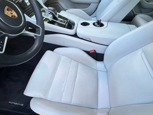 Used 2020 Porsche Panamera GTS image 12