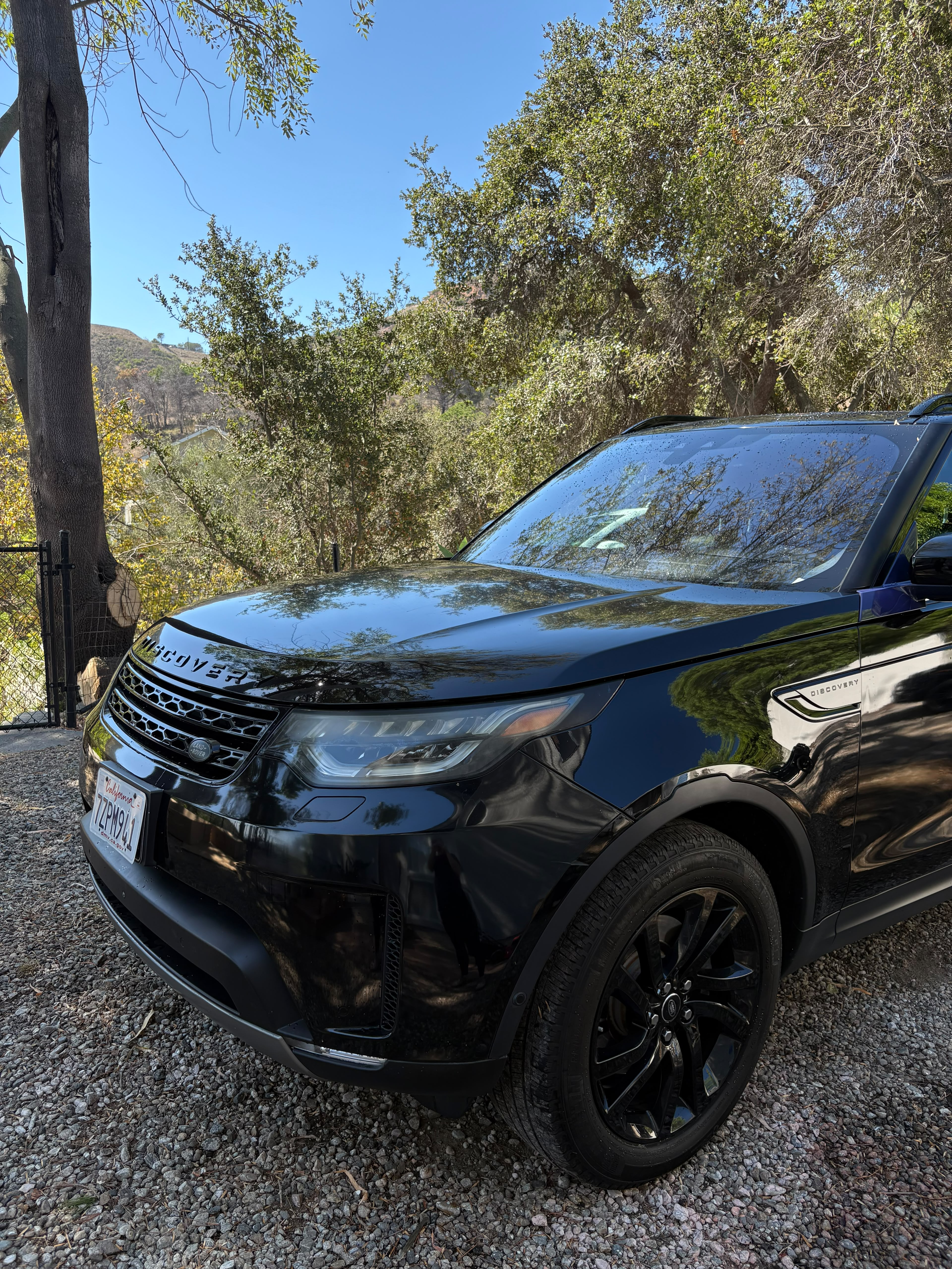Used 2017 Land Rover Discovery HSE AWD/4WD image 14
