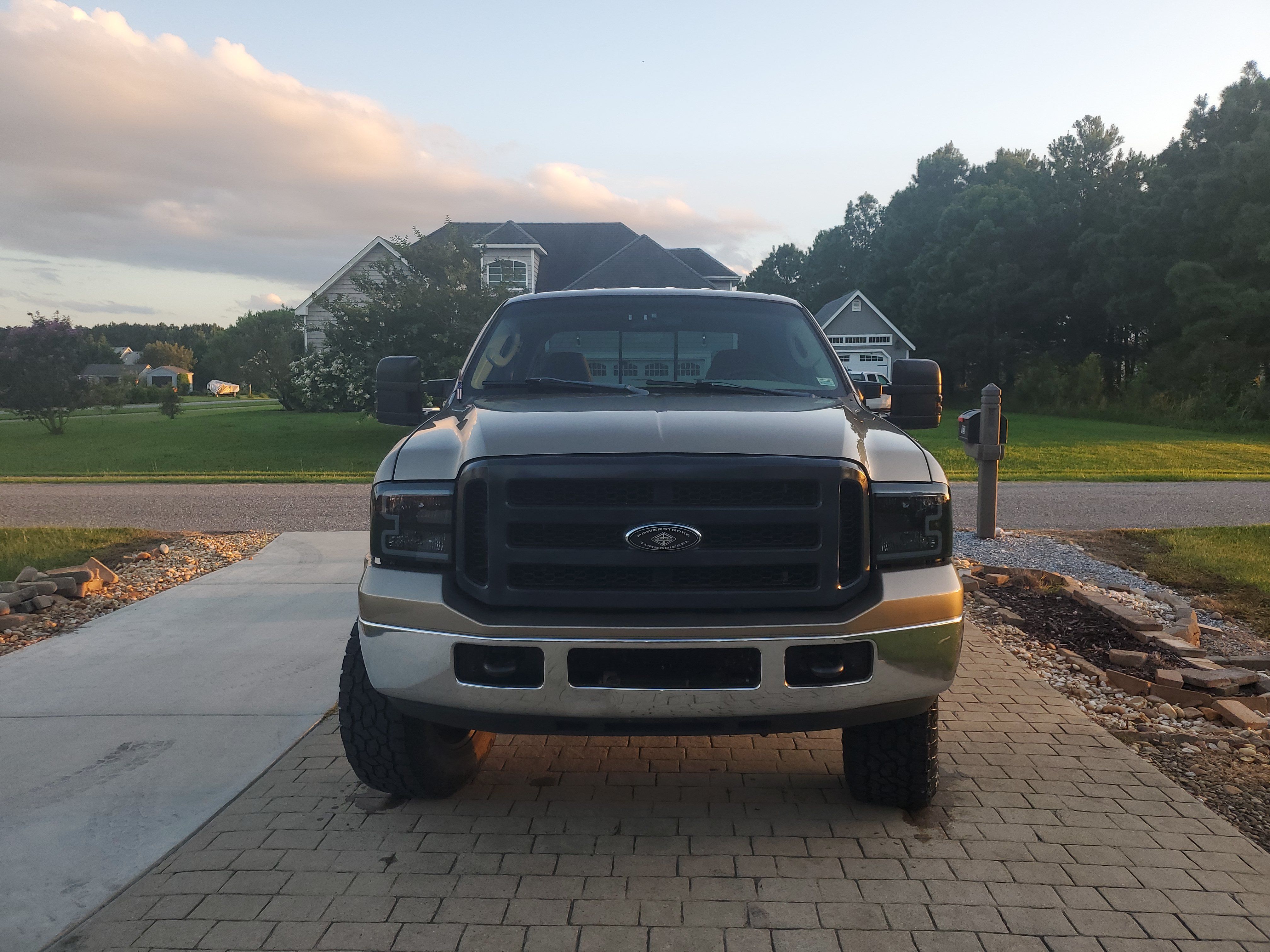 Used 2005 Ford F250 XLT AWD/4WD image 2