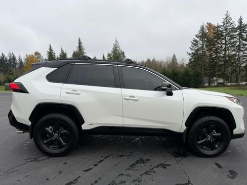 Used 2020 Toyota RAV4 XSE image 6