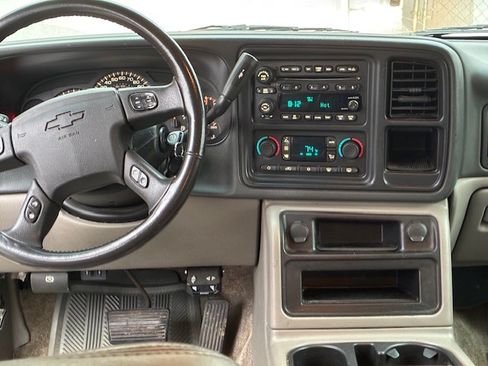 Used 2003 Chevrolet Tahoe LT image 9