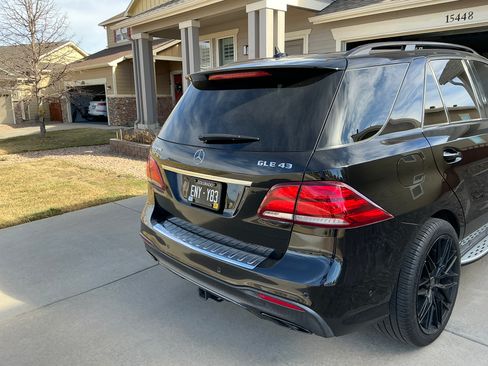 Used 2019 Mercedes-Benz GLE 43 AMG 4MATIC w/ Parking Assist Package image 8