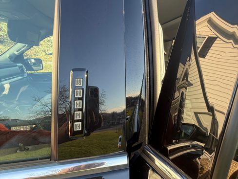 Used 2021 Ford F150 Lariat w/ Equipment Group 502A High image 22