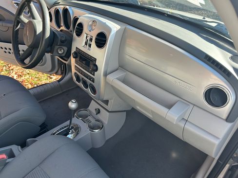 Used 2010 Chrysler PT Cruiser Classic Sport Wagon 4D w/ Convenience Group image 11