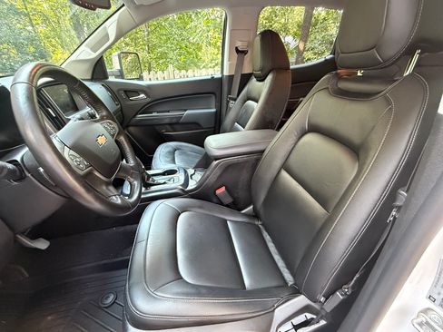 Used 2020 Chevrolet Colorado Z71 AWD/4WD image 16