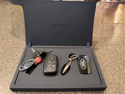 Used 2014 Land Rover LR4 HSE LUX image 30