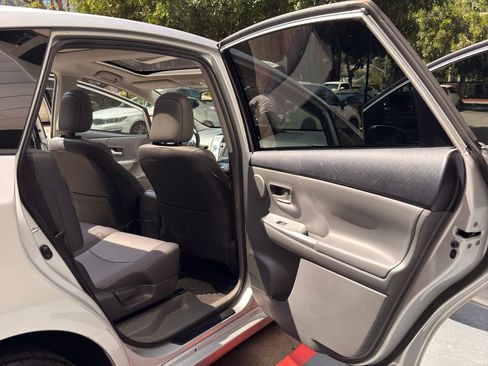 Used 2013 Toyota Prius V Five image 18