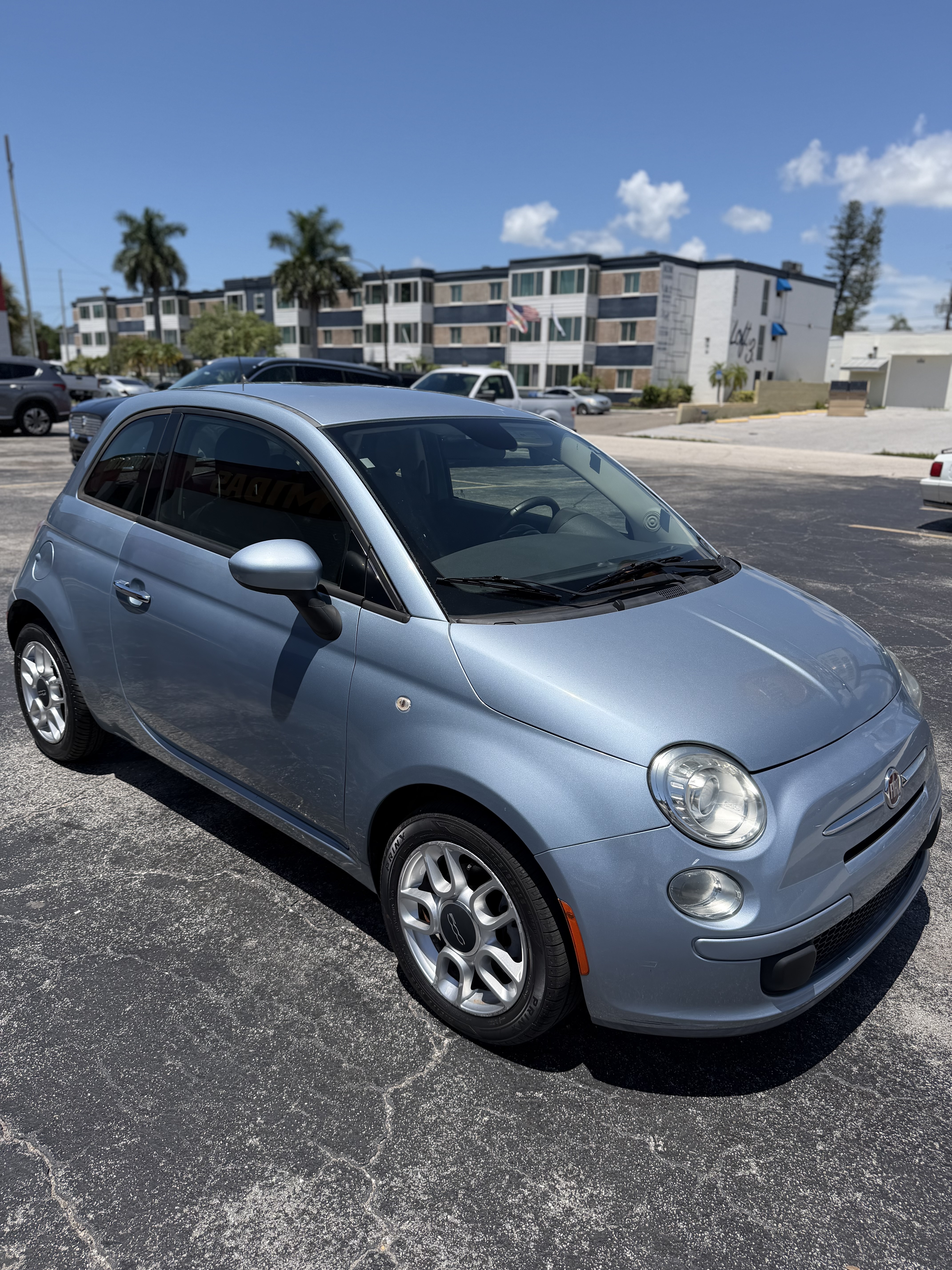 Used 2015 FIAT 500 Pop FWD image 1
