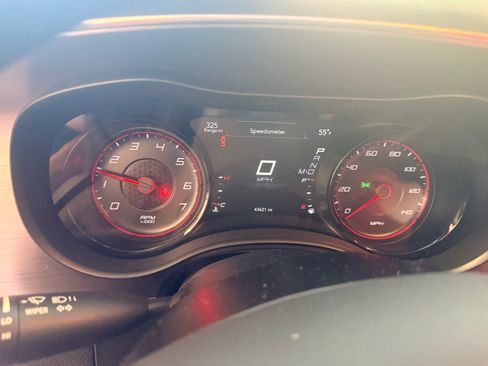 Used 2018 Dodge Charger SXT w/ Blacktop Package RWD image 11