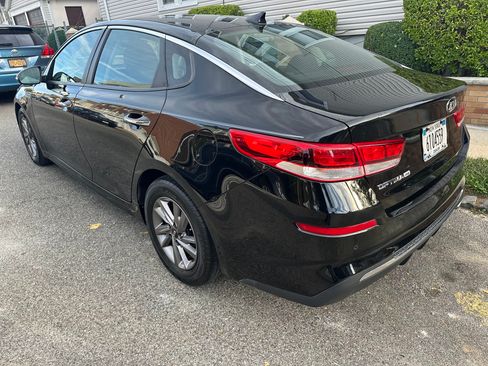 Used 2020 Kia Optima LX image 14